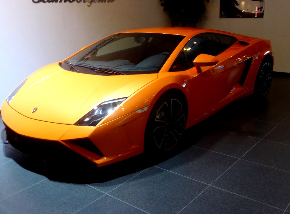 Lamborghini Gallardo LP560-4 coupe MY13 left