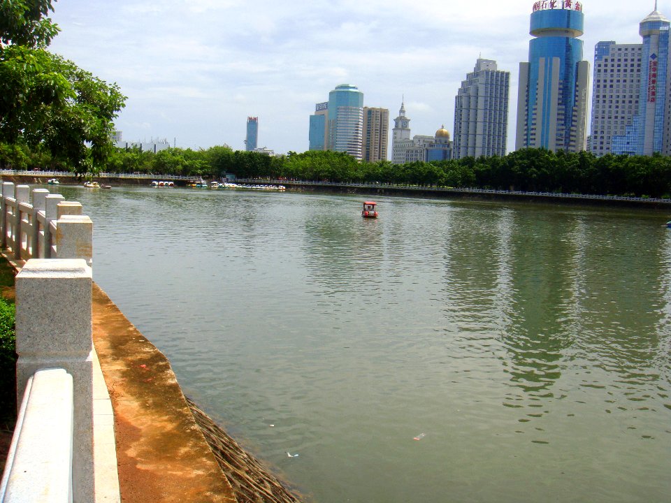 Lake in Evergreen Park - 01