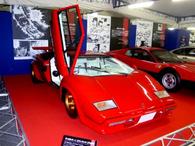 Lamborghini Countach LP400S ver.wolf of circuit with its door open