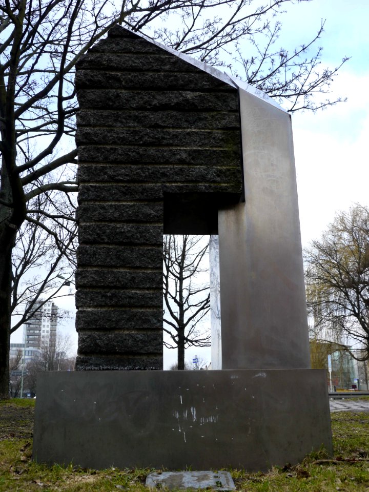 Luetzowplatz.Plastik