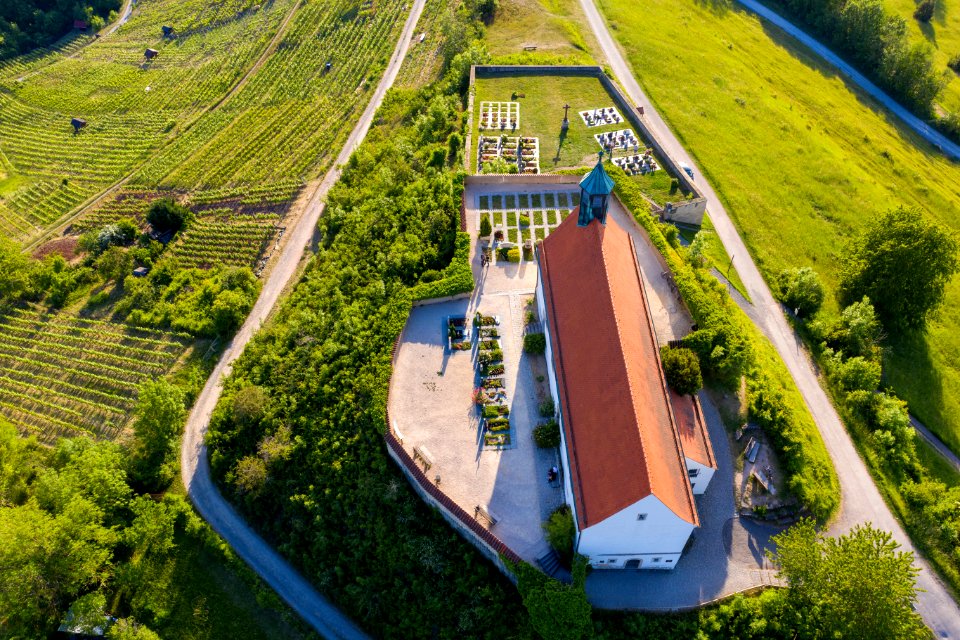 Luftbild der Wurmlinger Kapelle 01
