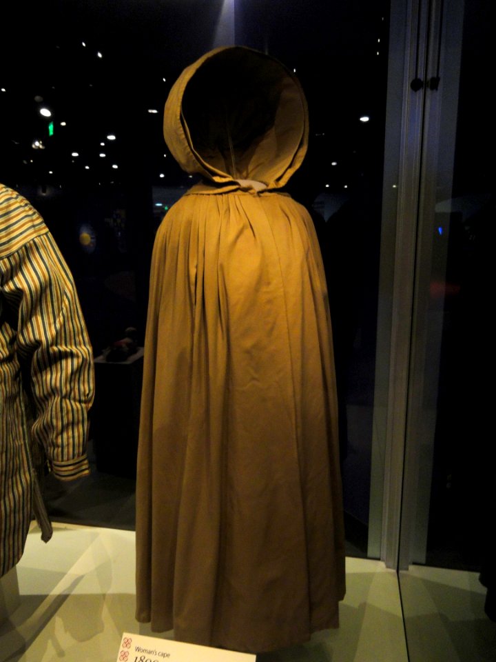 Lucretia Mott's cape, 1800s - National Museum of American History - DSC06225