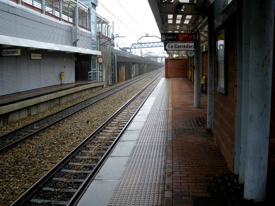 Lugones (Siero) - Estación de Adif 2