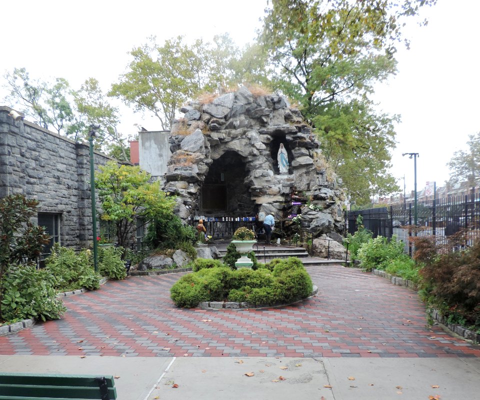 Lucy grotto idle cloudy jeh