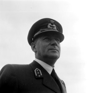 Luitenant Generaal waarnemend chef Luchtmachtstaf Anton Baretta, Bestanddeelnr 906-0055