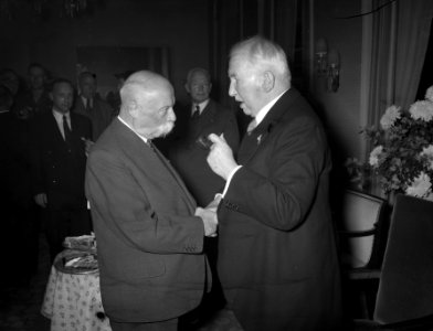 Luitenant Generaal buiten dienst L. F. Duynmaer van Twist 90 jaar, receptie Den , Bestanddeelnr 907-4261