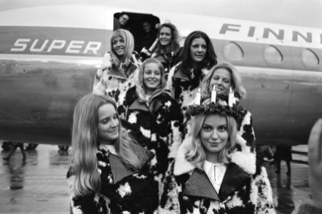 Lucia, Koningin van het Licht , op Schiphol, Bestanddeelnr 924-0932