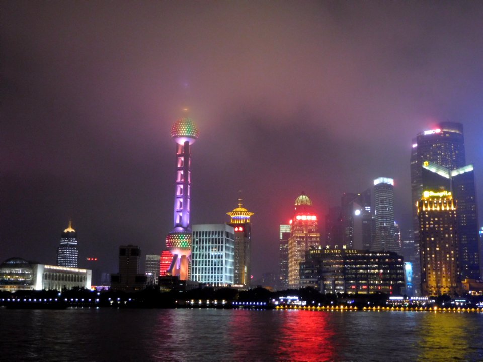 Lujiazui from the Bund at night 01