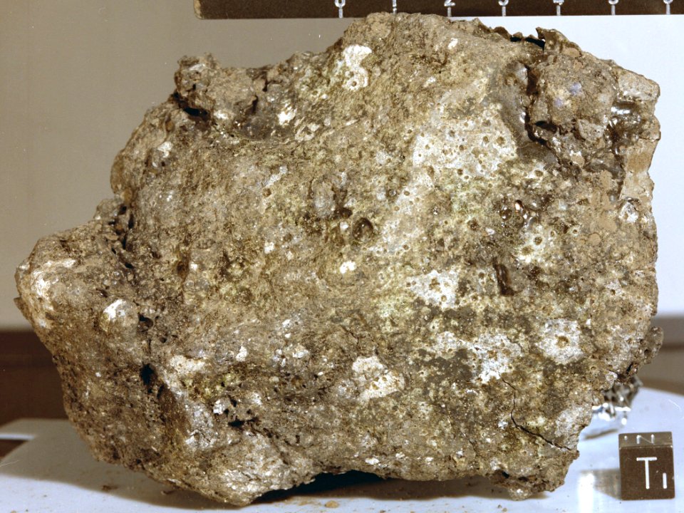 Lunar sample 61195 S72-37972
