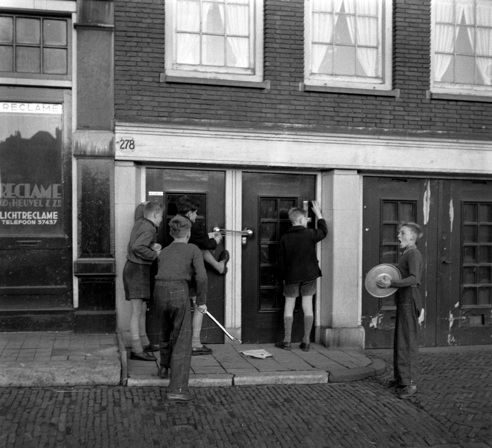 Luilakviering door de jeugd belletrekken, Bestanddeelnr 907-7720