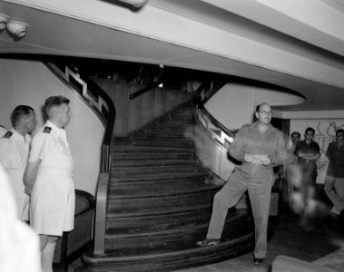 Luitenant-kolonel F. Mollinger van de Y-Brigade houdt een toespraak onder aan de, Bestanddeelnr 10277