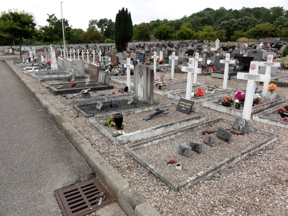 Lunéville (M-et-M) cimetière, carré militaire (01)
