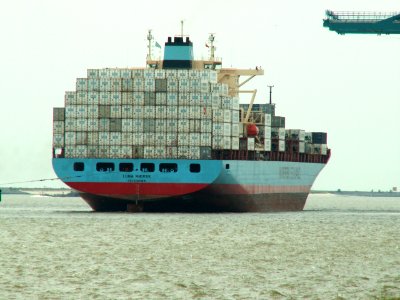 Luna Mearsk, at Port of Antwerp, Belgium 20-May-2005