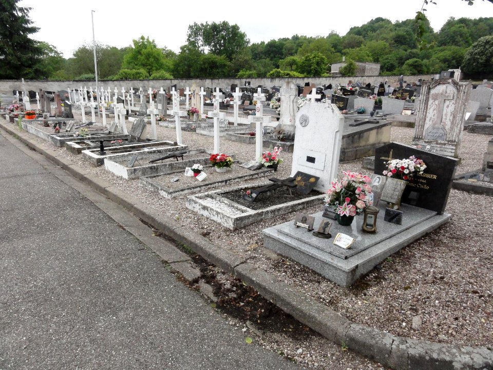 Lunéville (M-et-M) cimetière, carré militaire (03)