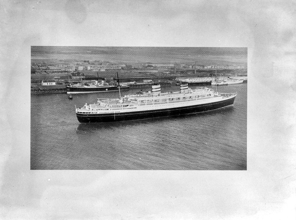 Luchtopname. SS. Nieuw Amsterdam, Bestanddeelnr 935-0063