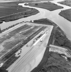Luchtopname. Zandcementstortingen. Biesbosch, Bestanddeelnr 168-0615