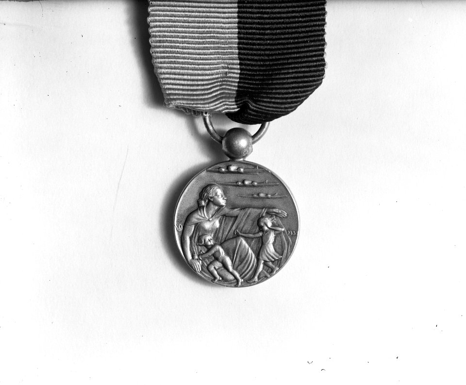 Luchtbeschermingsmedaille, beeldzijde, Bestanddeelnr 904-5831