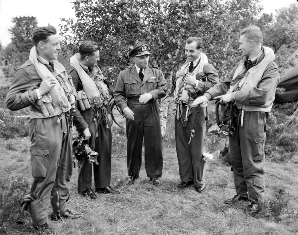 Luchtmachtoefening Soesterberg. Verslag aan luitenant-kolonel-vliegerr Van Rooy, Bestanddeelnr 905-3104