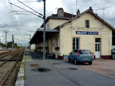 Lucquy (Ardennes) gare d'Amagne-Lucquy avec quais