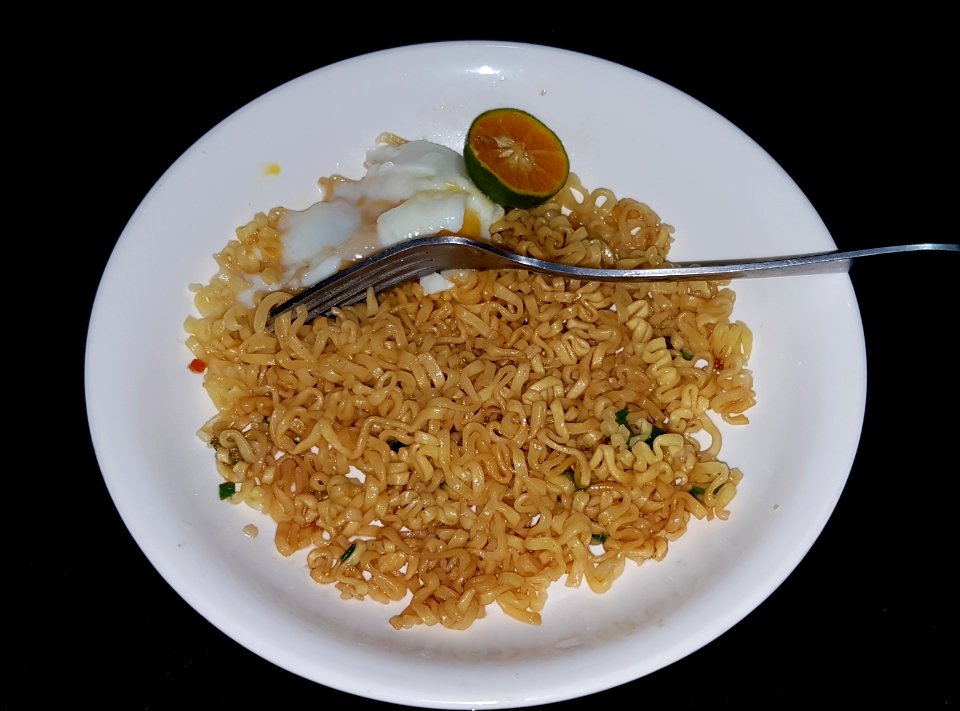 Lucky Me instant pancit canton noodles (Philippines) 01