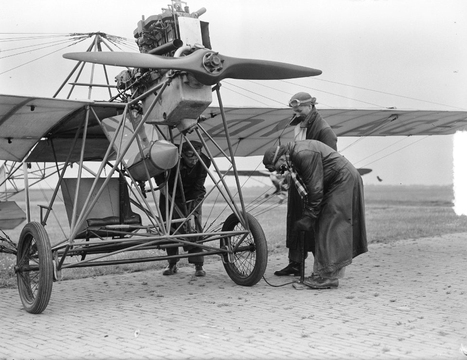 Luchtvaartshow ILSY III op Ypenburg. Deens vliegtuigje Ellehammer uit 1911 waar, Bestanddeelnr 904-7050