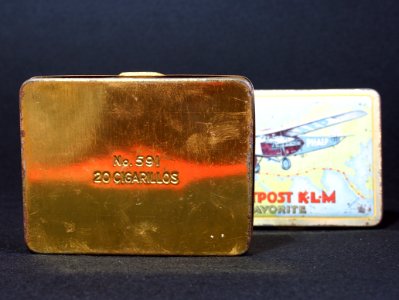 Luchtpost KLM PH-AEO & PH-AEP, NV Sigarenfabriek vh Gebroeders Bos, Valkenswaard, foto2