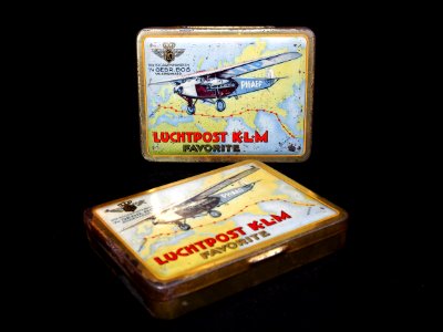 Luchtpost KLM PH-AEO & PH-AEP, NV Sigarenfabriek vh Gebroeders Bos, Valkenswaard, foto3