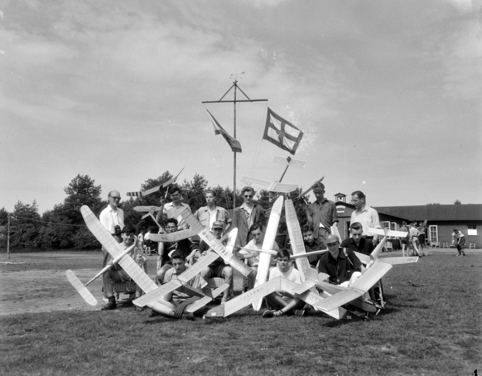 Luchtvaartkamp op Veluwe heide bij Ermelo, Bestanddeelnr 906-6484