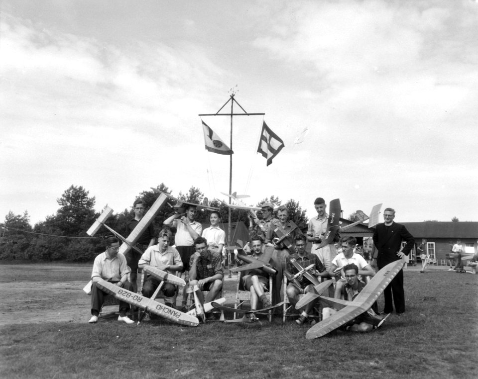 Luchtvaartkamp op Veluwe heide bij Ermelo, Bestanddeelnr 906-6481