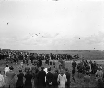 Luchtvaarttoernooi van de RAF ter herdenking van de Battle of Britain Pulbiek k, Bestanddeelnr 900-7895