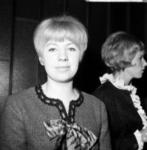 Lucille Starr ontving Gouden Plaat in Apollo-hotel, Connie van den Berge (kop), Bestanddeelnr 918-2482