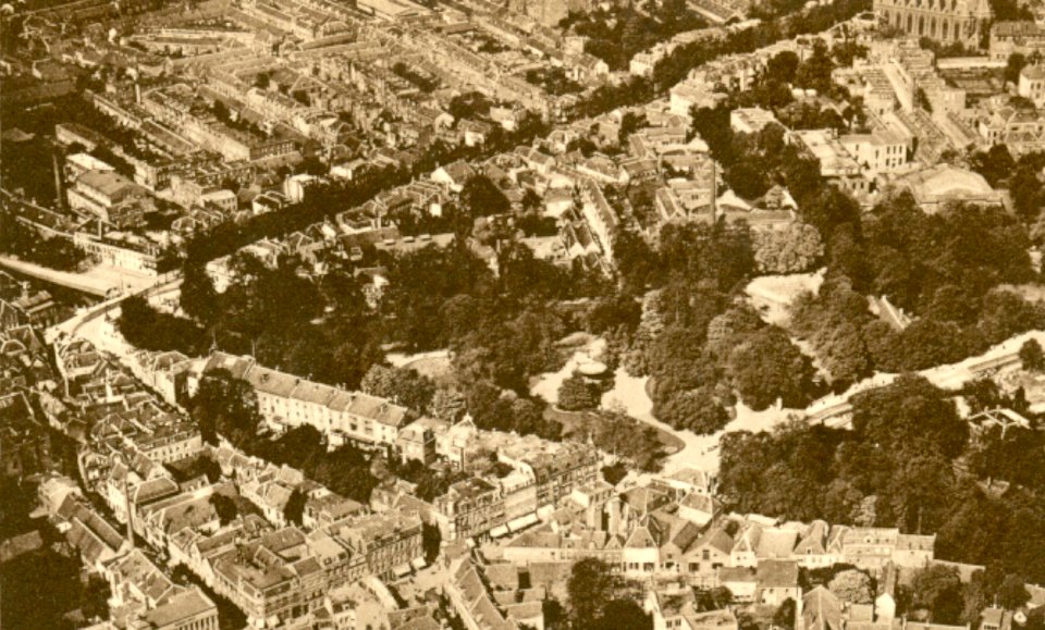 Luchtfoto van het Lucasbolwerk en omgeving te Utrecht - HUA-26352