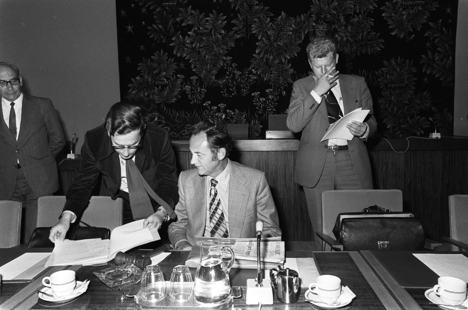 Loonoverleg regering, werkgevers, werknemers, Boersma en Duisenberg 23, Van Vee, Bestanddeelnr 928-6517