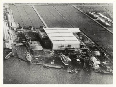 Luchtfoto van de Haarlemse scheepswerf. NL-HlmNHA 54002450