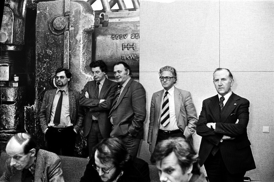 Loonoverleg met regering in SER Den Haag Kok (FNV), vd Meulen (voorzitter CN, Bestanddeelnr 930-6180