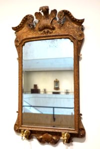 Looking Glass, England, 1725-1745, gilded softwood - Chazen Museum of Art - DSC02566
