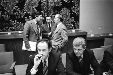 Loonoverleg Regering met Stichting van de Arbeid in SER-gebouw Den Haag Boersm, Bestanddeelnr 928-9150