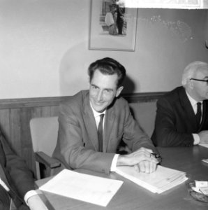 Loonoverleg, regeringstandpunt bekend gemaakt, tijdens persconferentie de heer R, Bestanddeelnr 917-1947