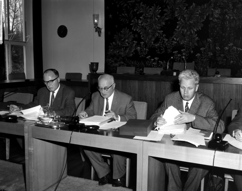 Loonoverleg in gebouw van de SER te Den Haag Pels, Boelger en Roemers, Bestanddeelnr 915-6433