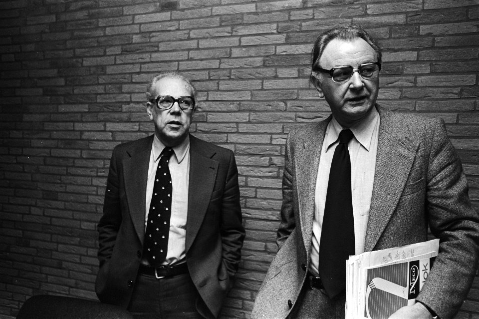 Loonoverleg voor bouw CAO prof Albeda (l) en werknemersvoorzitter Buys, Bestanddeelnr 928-9674