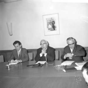 Loonoverleg, regeringstandpunt bekend gemaakt, tijdens persconferentie vlnr , Bestanddeelnr 917-1948