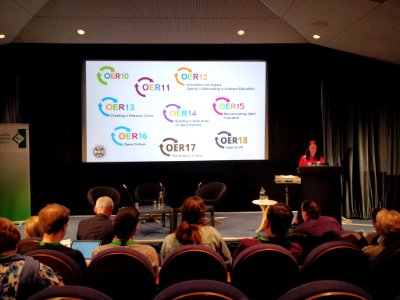 Lorna Campbell reflecting on past OER conferences at OER18