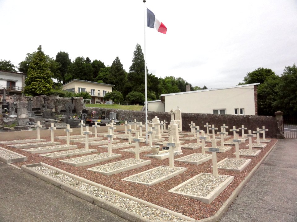 Lorquin (Moselle) carré militaire au cimetière