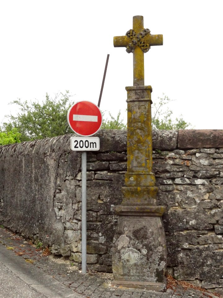 Lorquin (Moselle) croix de chemin