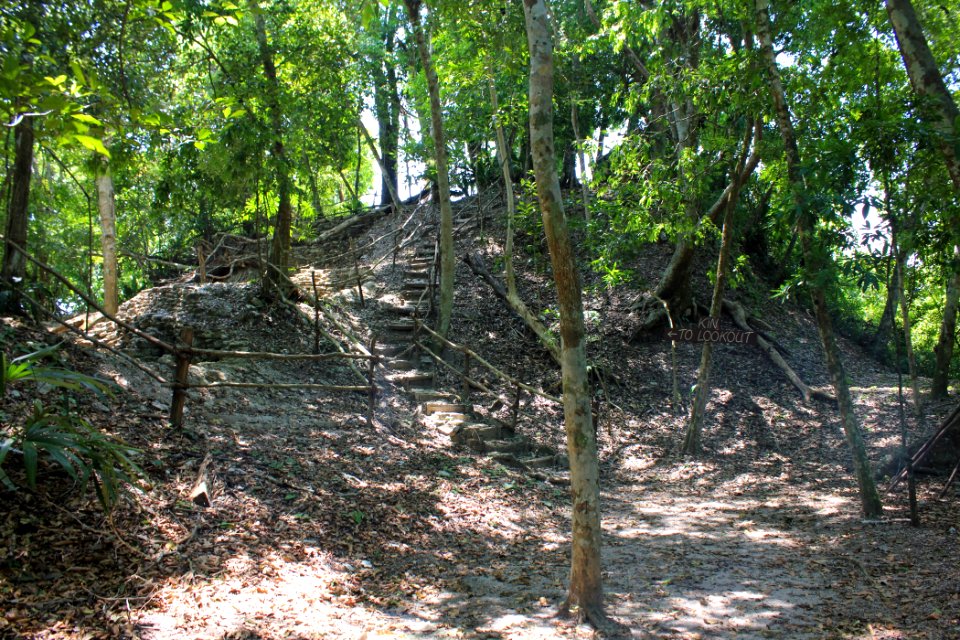 Lookout path El Pilar