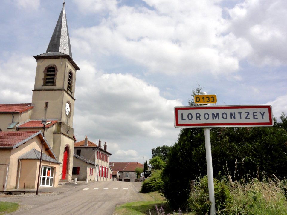 Loromontzey (M-et-M) city limit sign