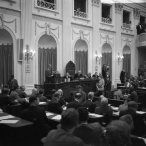 Loon en prijsbeleid in Tweede Kamer , regeringstafel (overzicht), Bestanddeelnr 919-1905