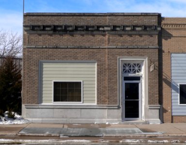 Loomis Farmers Bank from E 1