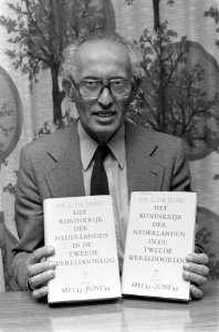 Lou de Jong presenteert het zevende deel van zijn serie het Koninkrijk der Nede, Bestanddeelnr 928-8482