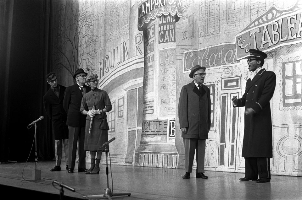 Louis Dusée, Piet Muyselaar, Aase Rasmussen, Willy Walden en Donald Jones (van l, Bestanddeelnr 923-4359